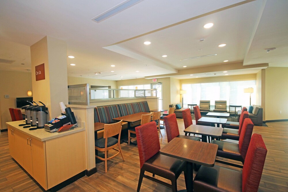 TownePlace Suites by Marriott Charleston North Charleston - photo 18