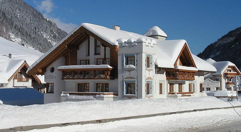 Chalet Belmonte — 4-Star Luxury Hotel in Ischgl, Austria