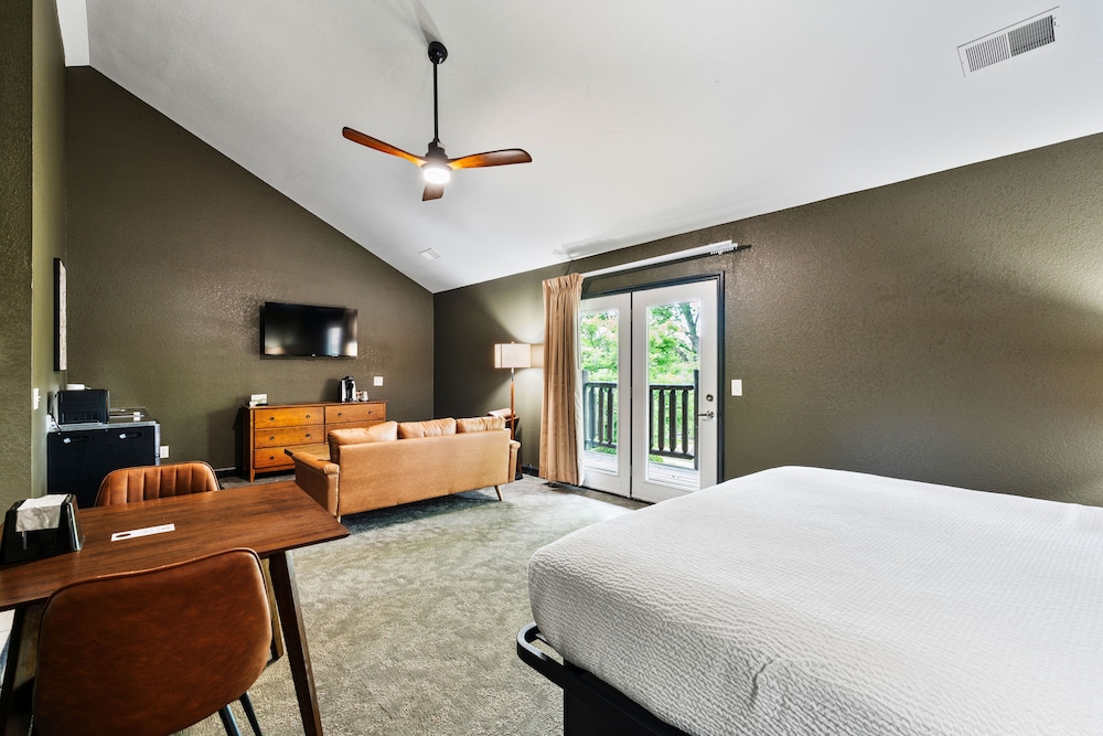 Tremont Lodge & Resort - photo 114