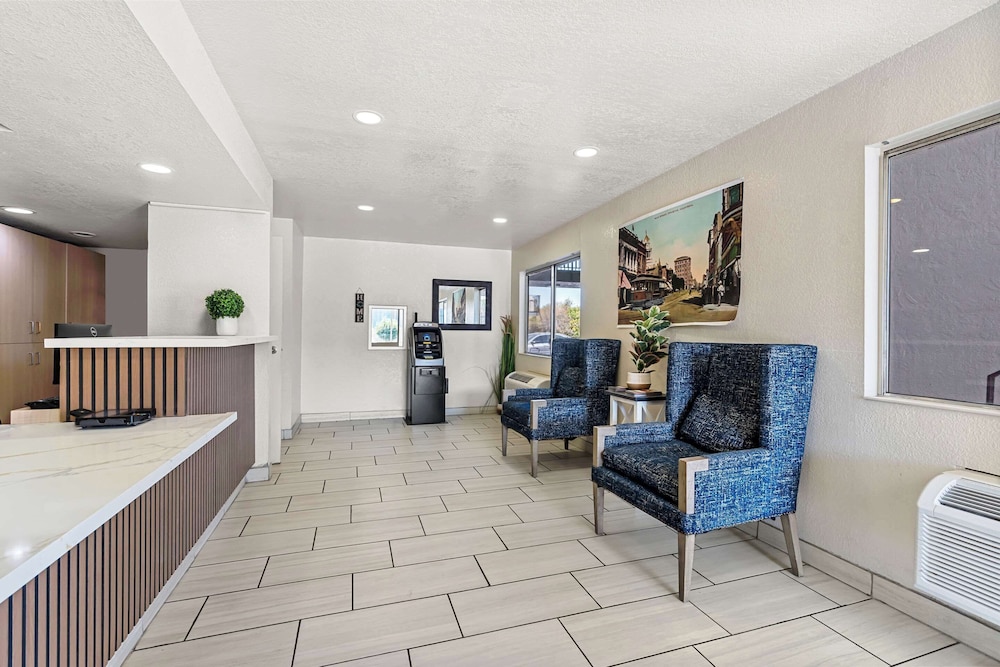 Econo Lodge Stockton near I 5 Fairgrounds - photo 8