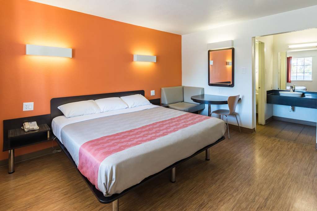 Motel 6 Stephenville TX - photo 7