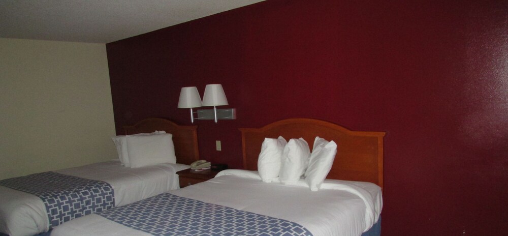 Grizzly Inn Evanston - photo 6