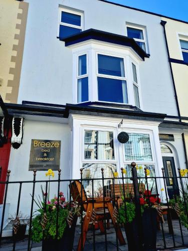 Breeze B&B — 4-Star Luxury Hotel in Llandudno, United Kingdom