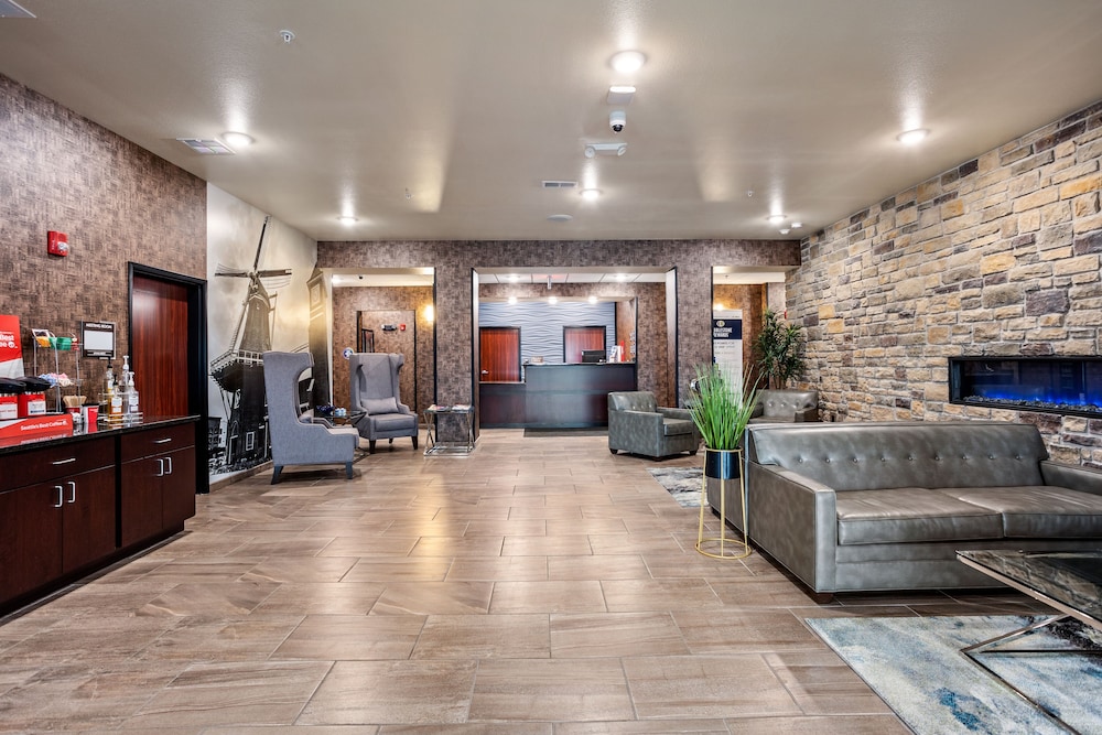 Cobblestone Hotel & Suites Little Chute - photo 3