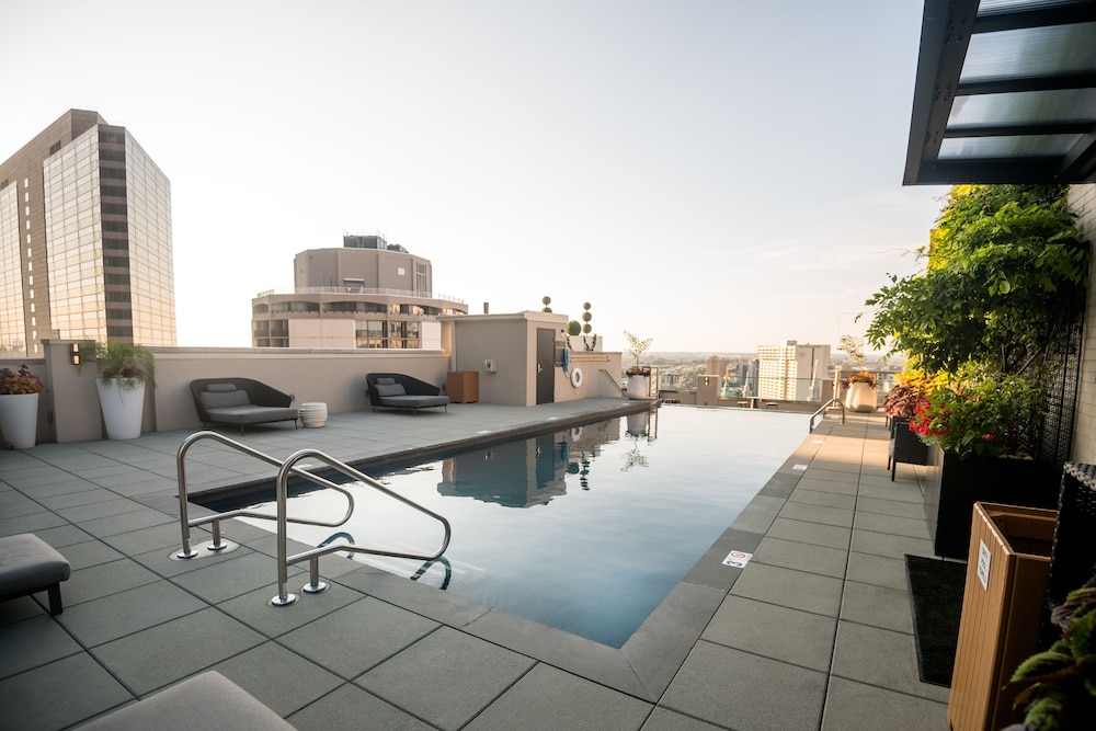 The Windsor Suites - photo 36