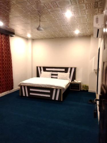 Hotel Royal Sweet - last minute hotel in Lahore