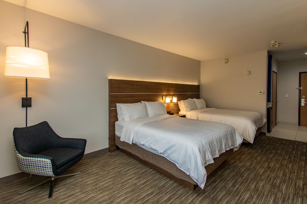 Holiday Inn Express Hotel & Suites Roseville Galleria Area by IHG - photo 46