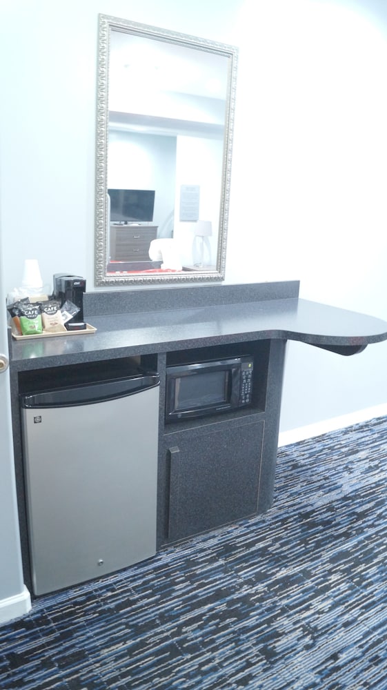 Magnolia Inn and Suites Olive Branch - photo 10