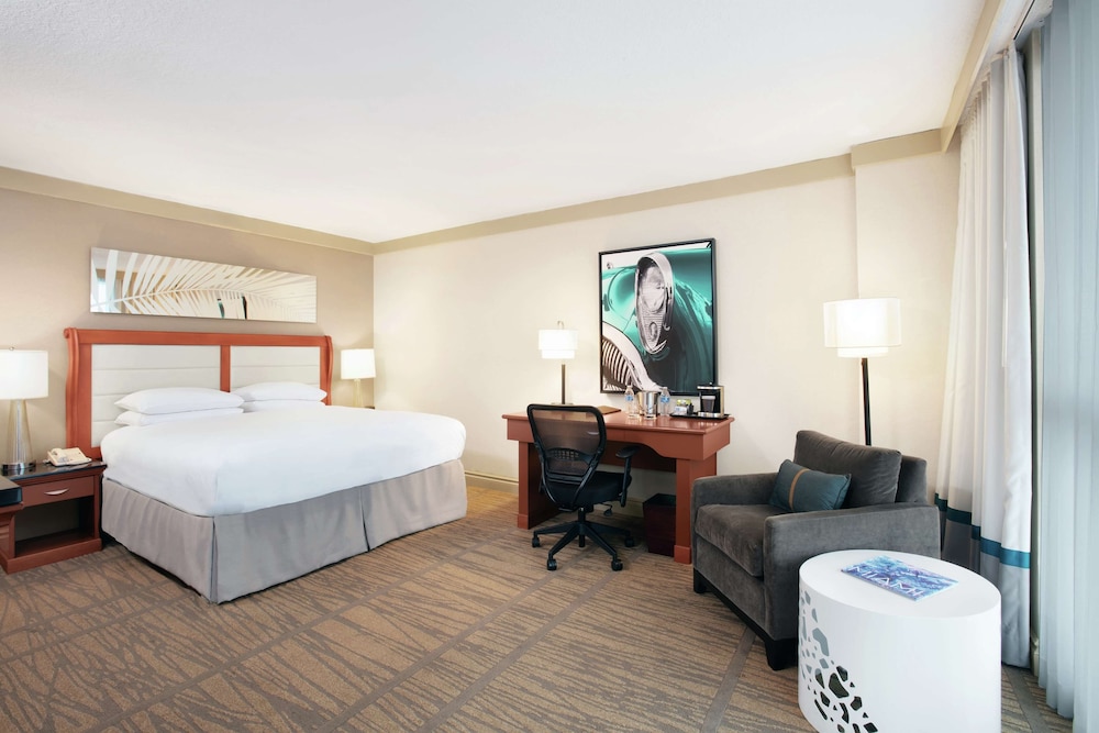 DoubleTree by Hilton Hotel Miami Airport & Convention Center - photo 8