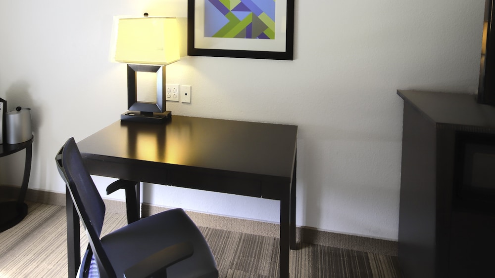 Holiday Inn Express & Suites Ironton by IHG - photo 8