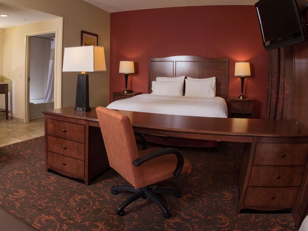 Hampton Inn & Suites Woodstock VA - photo 30