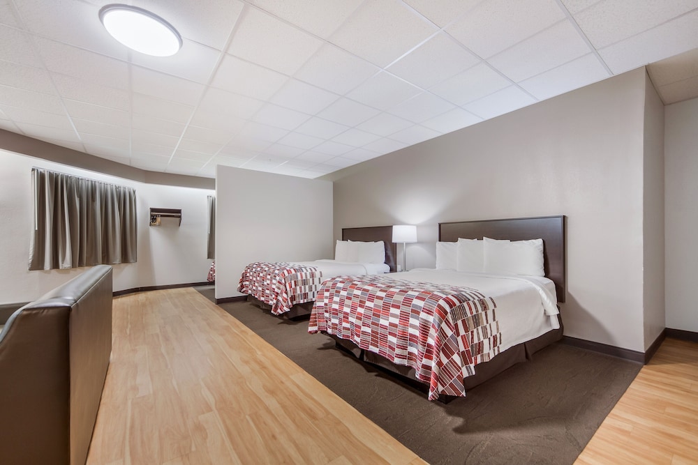 Red Roof Inn & Suites Omaha Council Bluffs - photo 19
