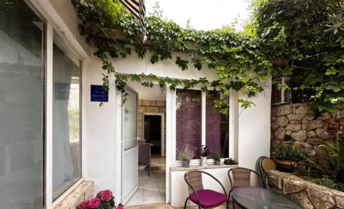 Daniele Garden