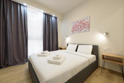 Bright 1 Bedroom Apartment by WeHost Athens — 4-Star Luxury Hotel in Athens, Greece