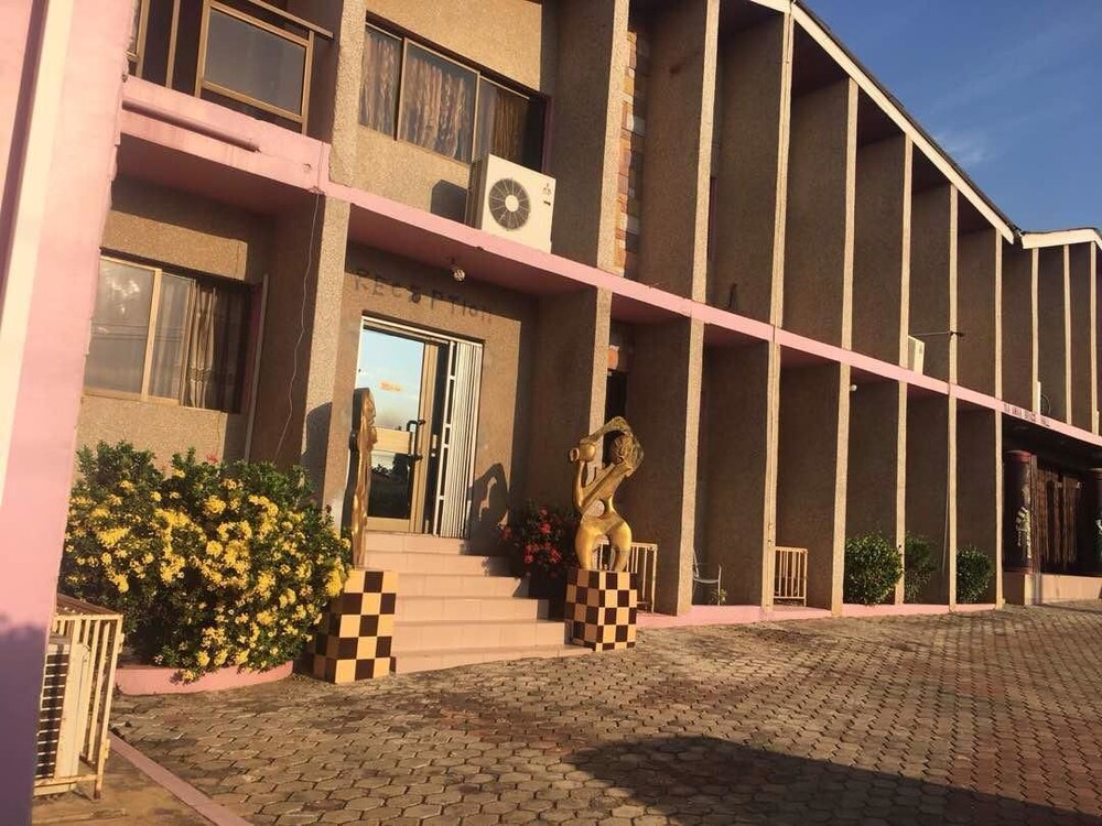 Maat Court Hotel