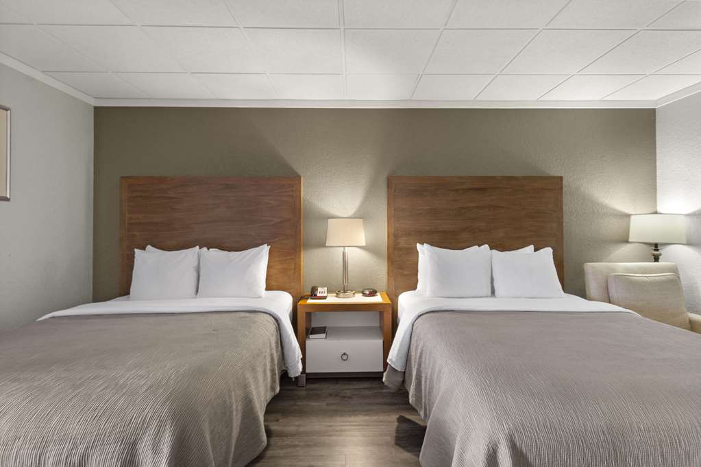 Quality Inn & Suites Green Bay Downtown - photo 14