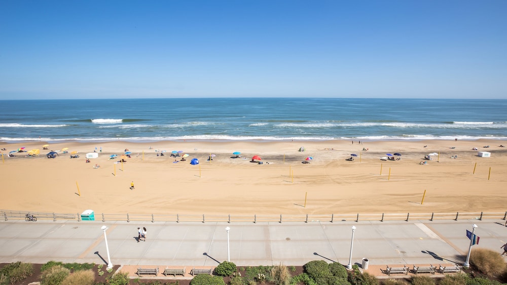 Hampton Inn Virginia Beach Oceanfront North - photo 29