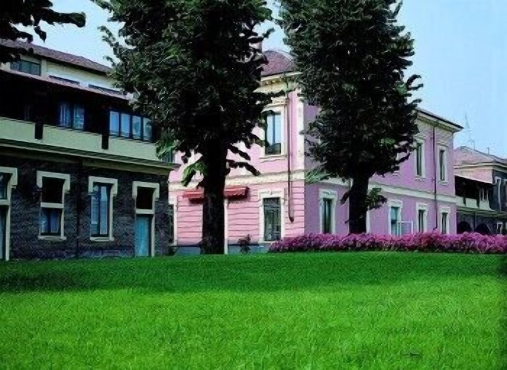 Hotel Candiani — hotel in Casale Monferrato