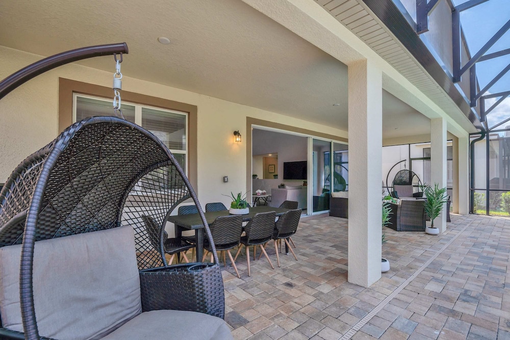 Luxurious Villa With Modern Decor and Huge Pool in Upscale Resort #6s820 - photo 97