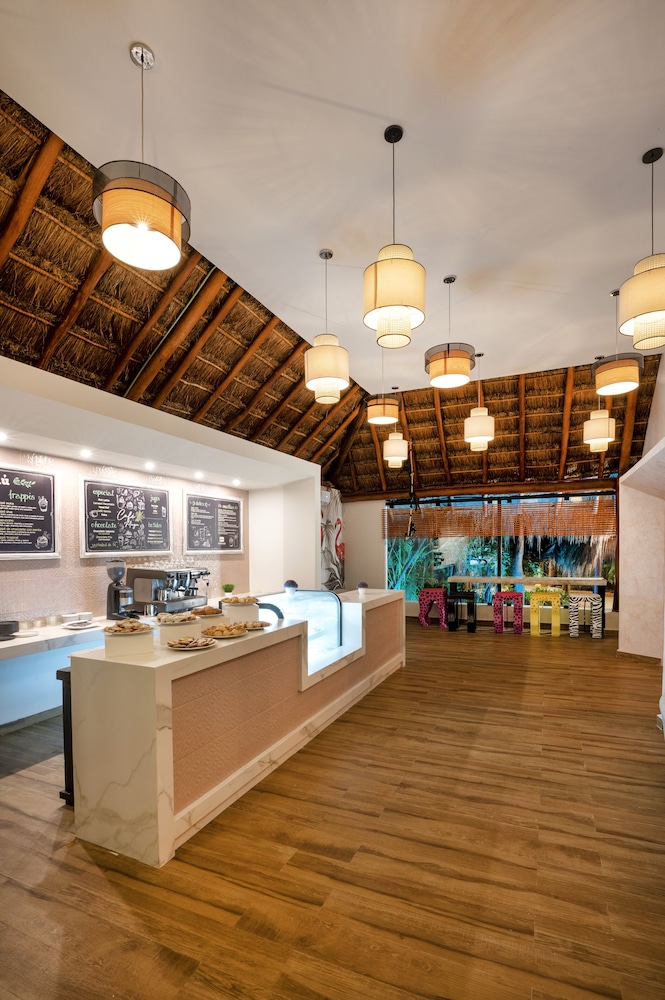 Snack bar