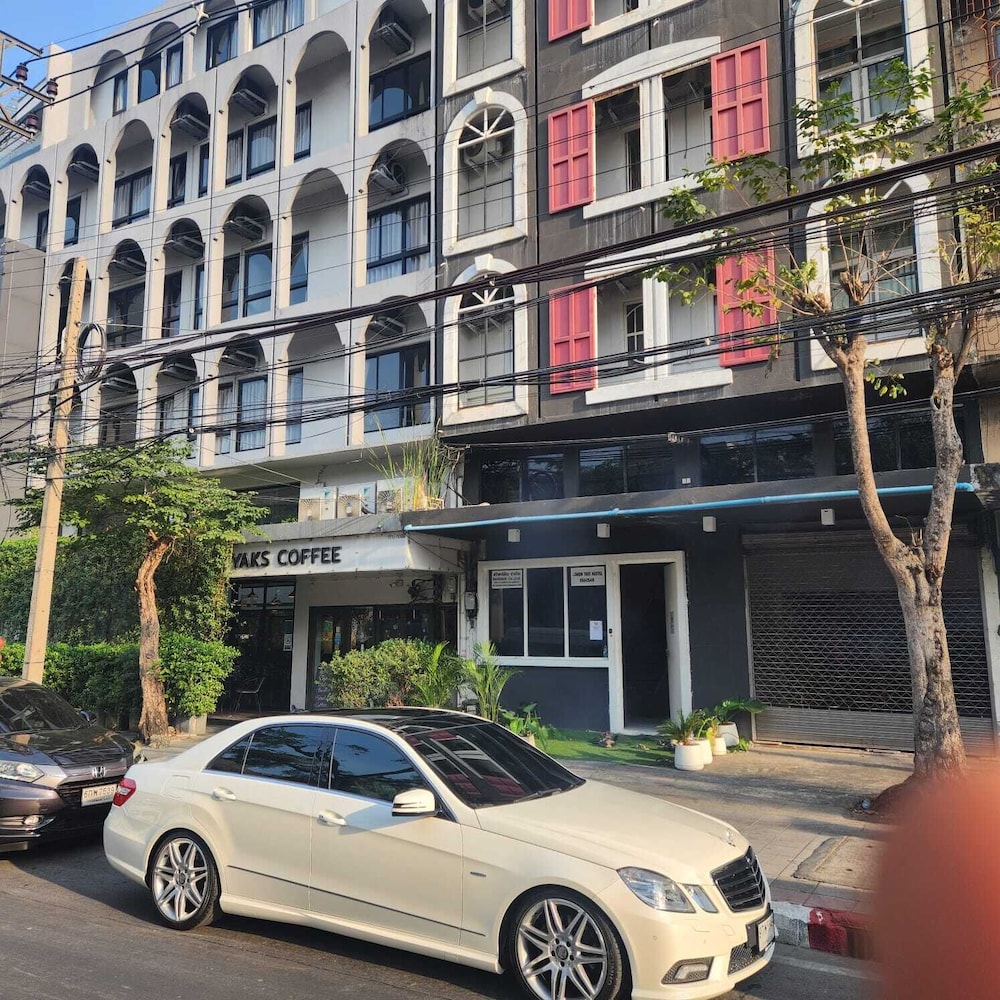 Lemon Tree Khaosan Hostel