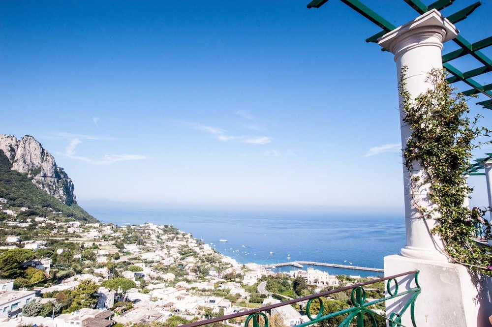 Sarabanda - carbon neutral hotel in Anacapri