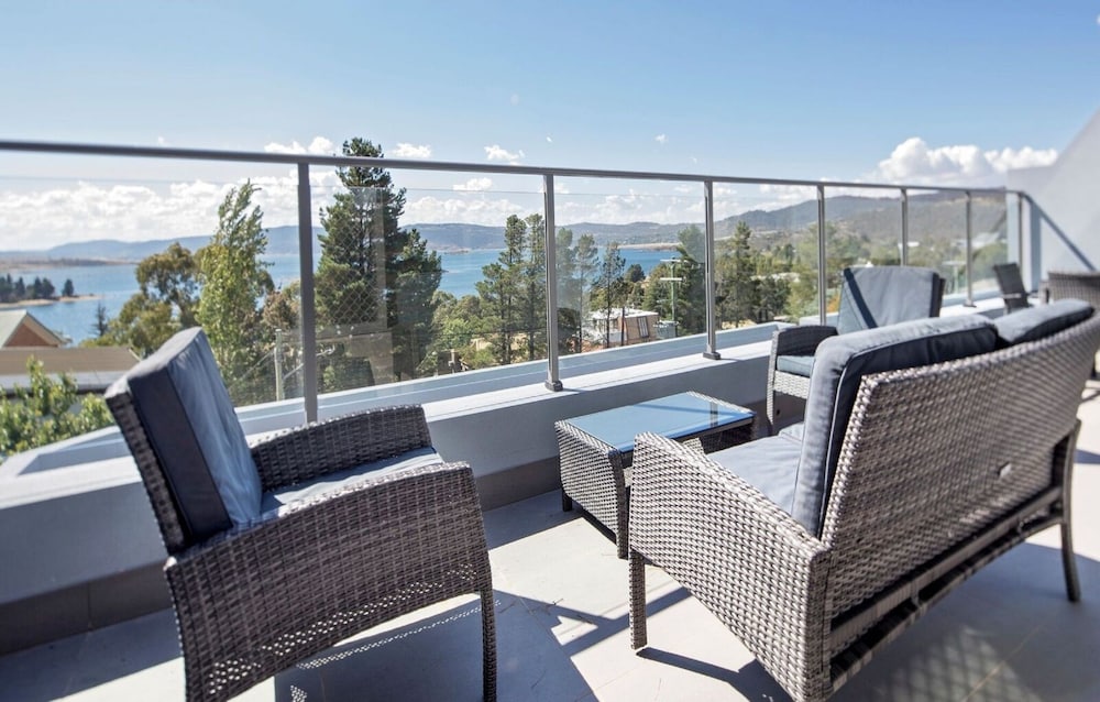 Summit 11 Fabulous views and location — 4-Star Luxury Hotel in Jindabyne, Australia