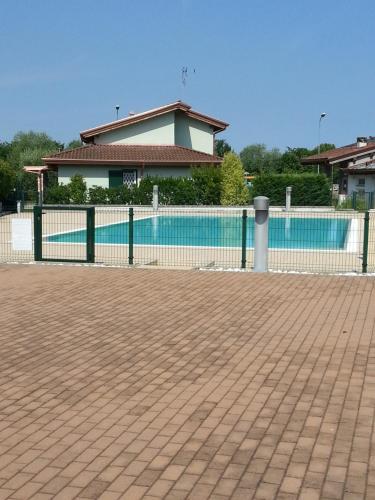 Peschiera appartamenti Vacanze — 4-Star Luxury Hotel in Peschiera Del Garda, Italy