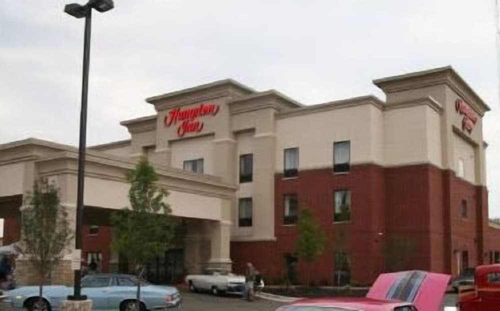 Hampton Inn Detroit Roseville - photo 35