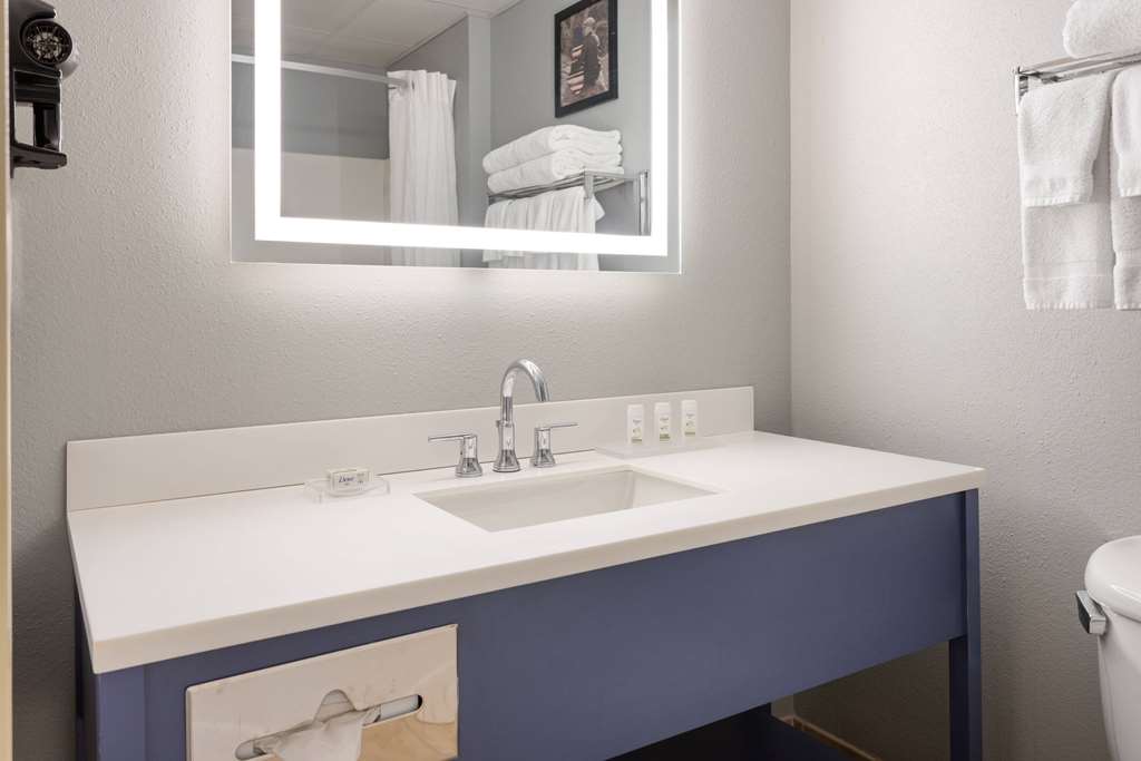 AmericInn by Wyndham Iron Mountain - photo 37
