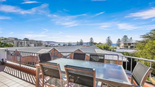Sanctuary #12 Accom Holidays — carbon neutral stay, Terrigal