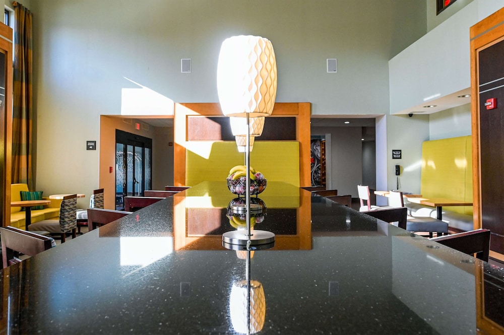 Hampton Inn Suites Smithfield - photo 19
