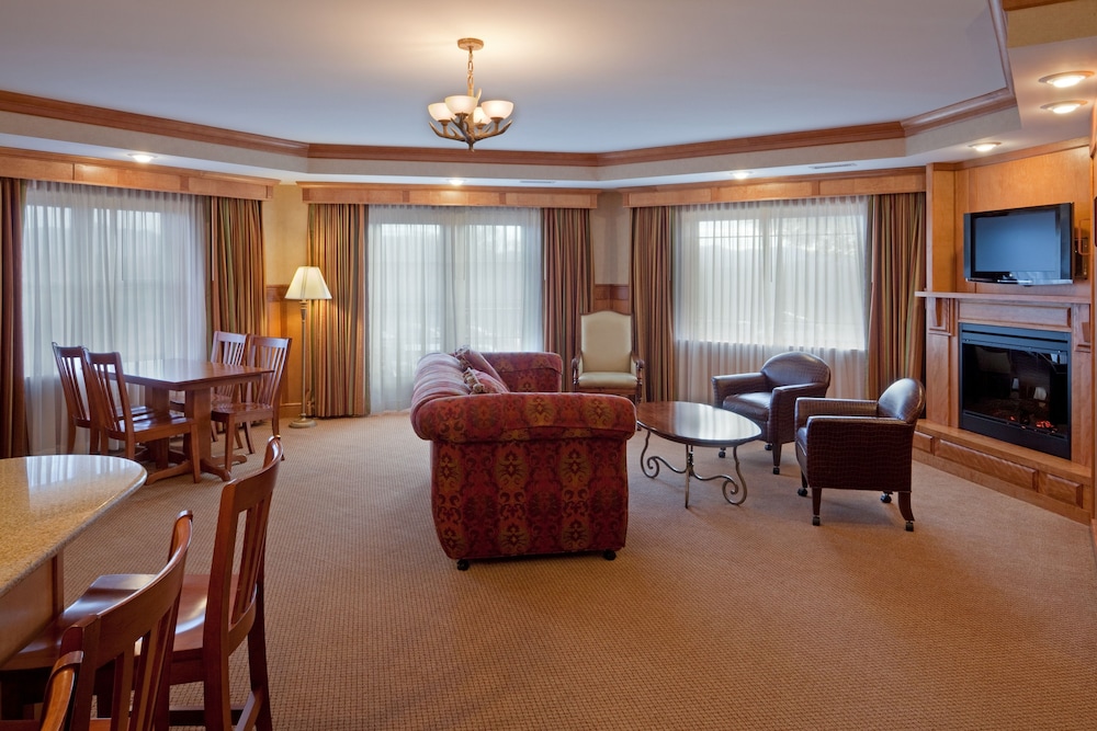 Crowne Plaza Lake Placid an IHG Hotel - photo 4