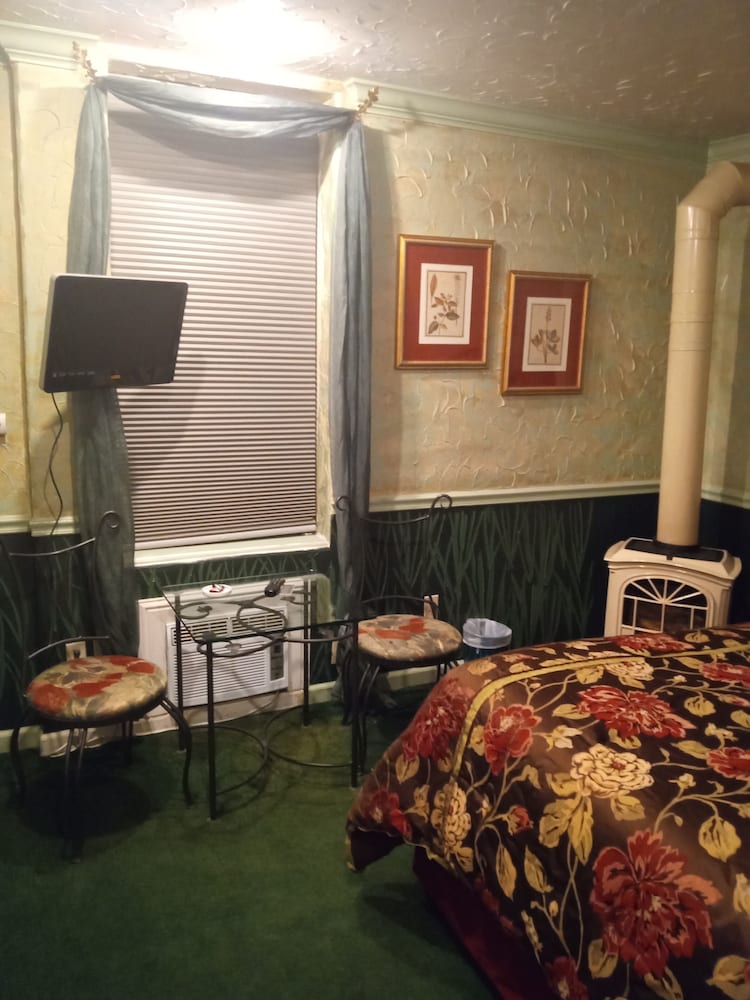 All Season's Groveland Inn - photo 27