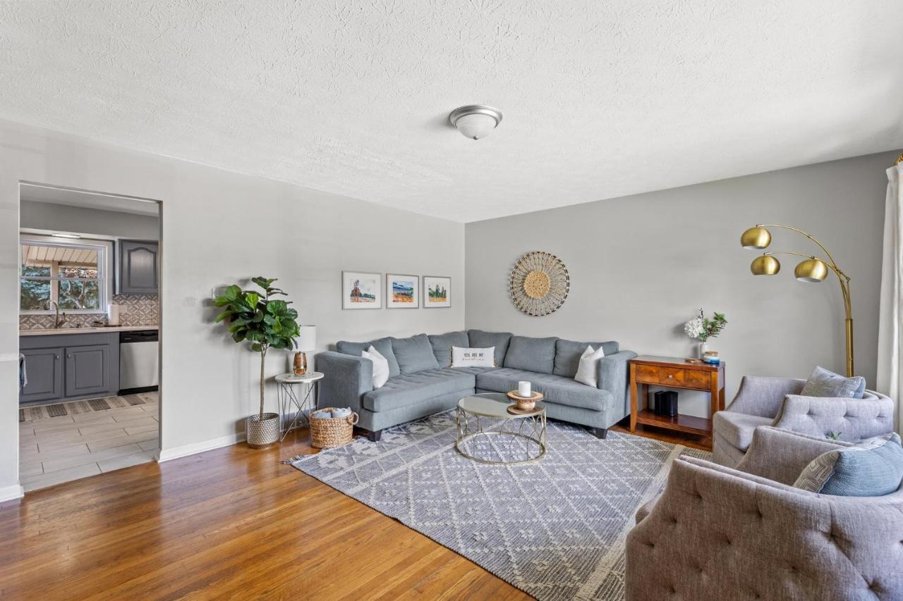 Blue Oak By The Summit — Lexington