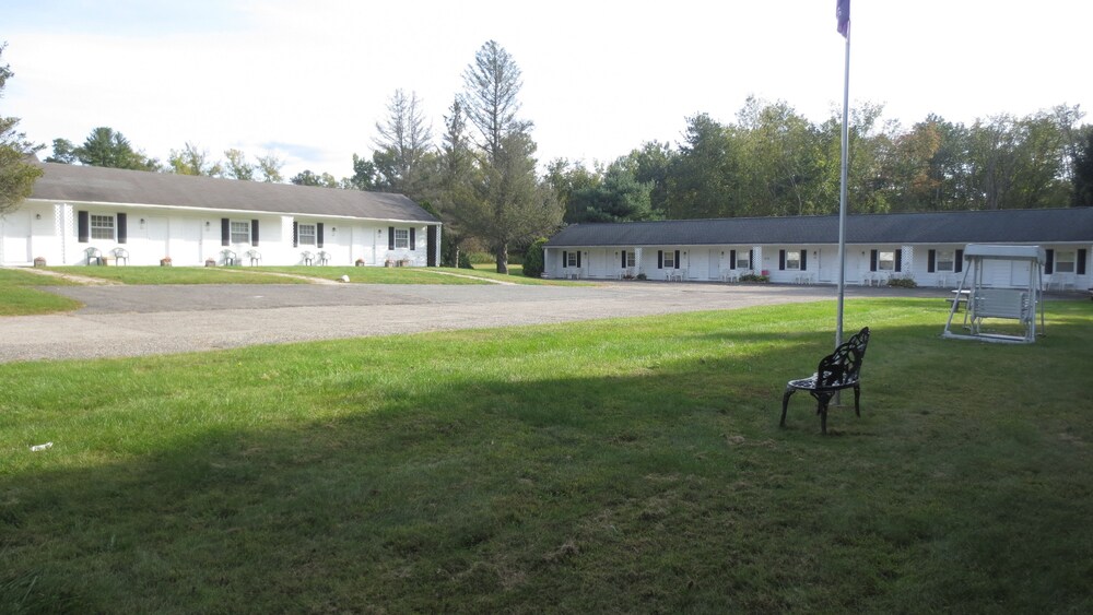 The Villager Motel - photo 32