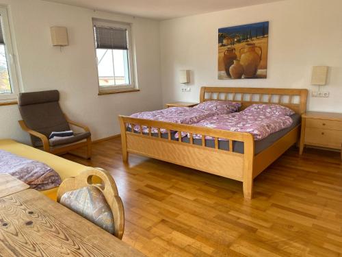 Ferienzimmer Oelhaf Zimmer in Weiss Self Check In mit Key Tresore — hotel in Wilhelmsdorf