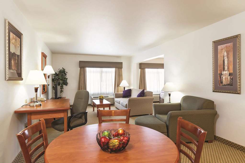 La Quinta Inn & Suites by Wyndham Kennewick - photo 30