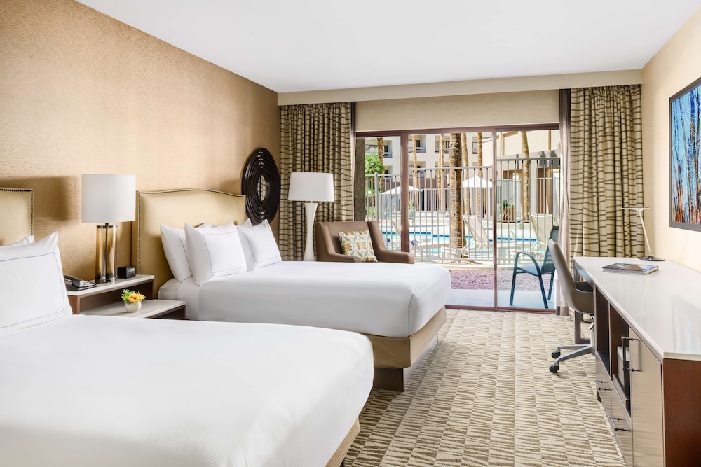 Hilton Phoenix Airport - photo 12