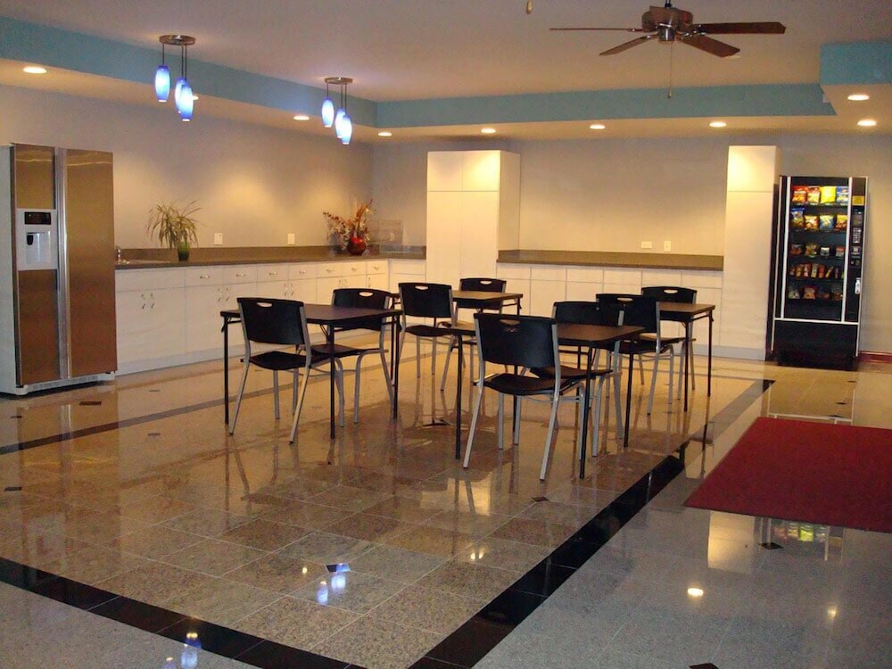 O'Hare Inn & Suites - photo 21