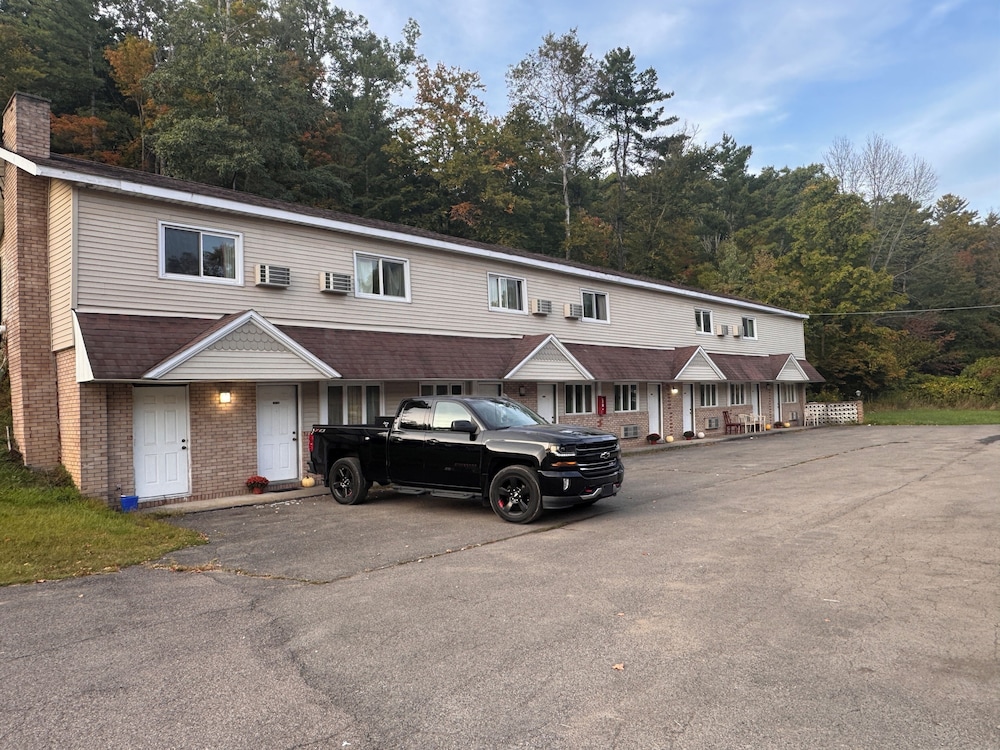 Economy Inn — hotel in Alfred