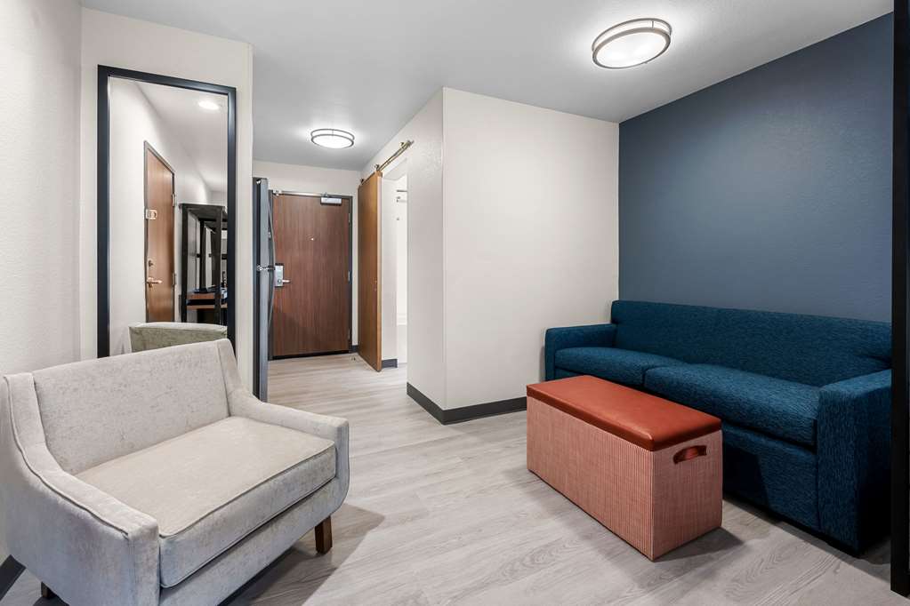 Everhome Suites Fayetteville near Fort Bragg - photo 18