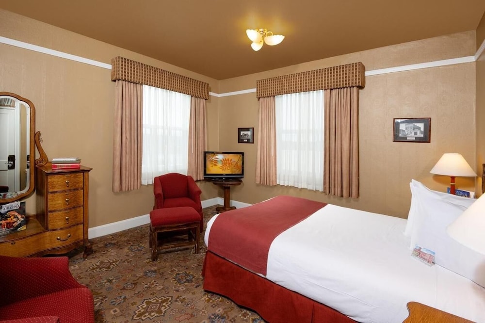Hassayampa Inn - photo 9