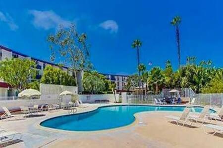 Resortsetting with Pool - carbon neutral hotel in Unknown City