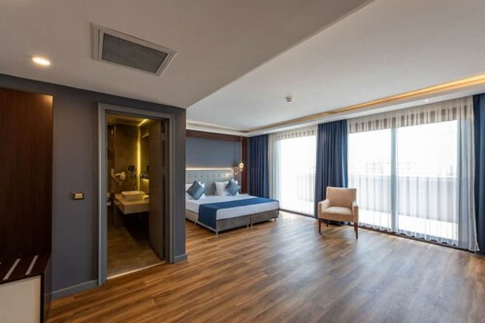 Nova Plaza Crystal Hotel & Spa — 4-Star Luxury Hotel in Istanbul, Turkey