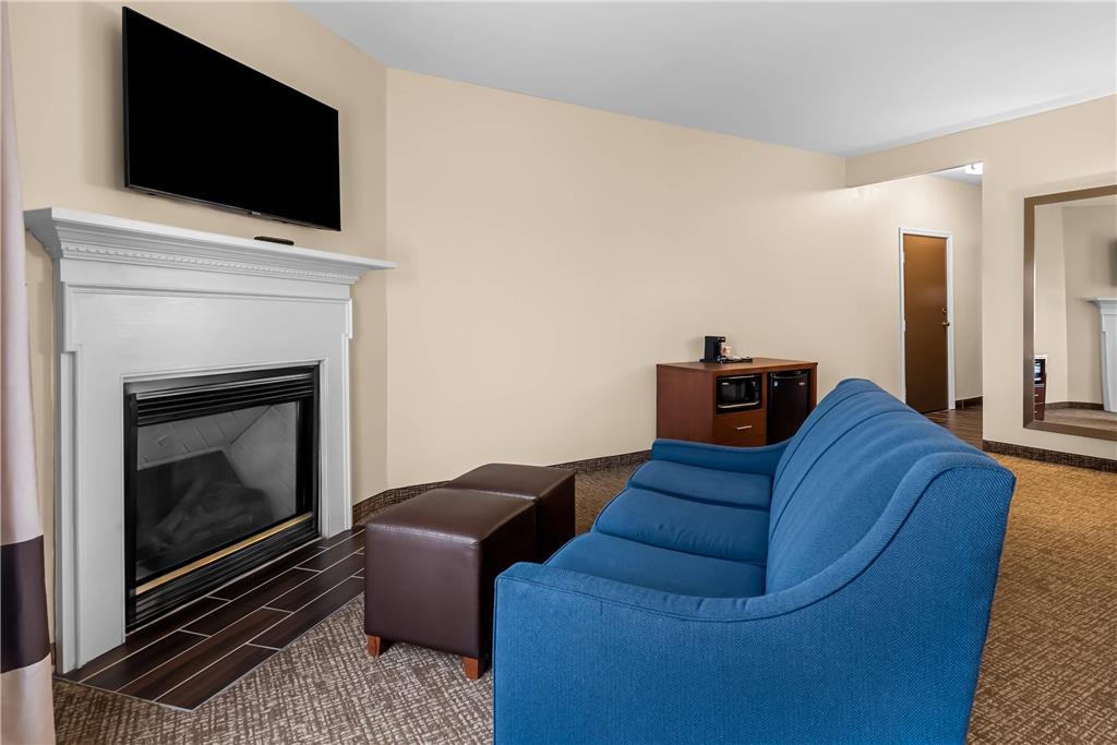 Comfort Suites near Camp Lejeune - photo 25