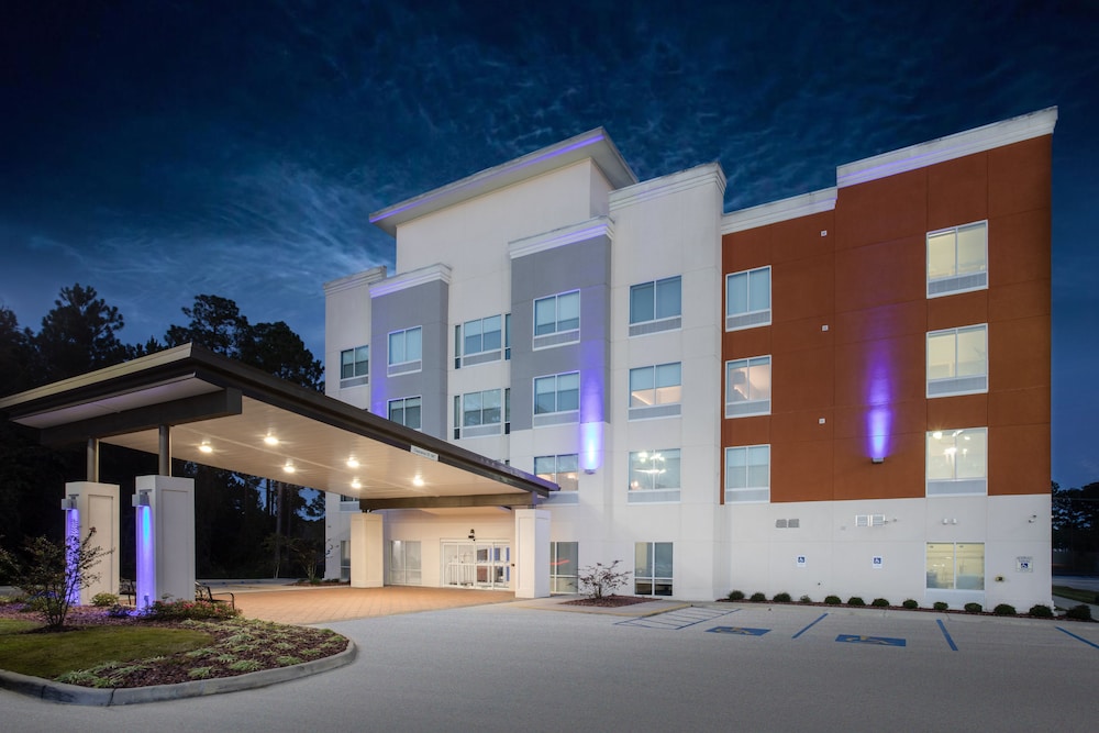 Holiday Inn Express Slidell by IHG - carbon neutral hotel in Slidell