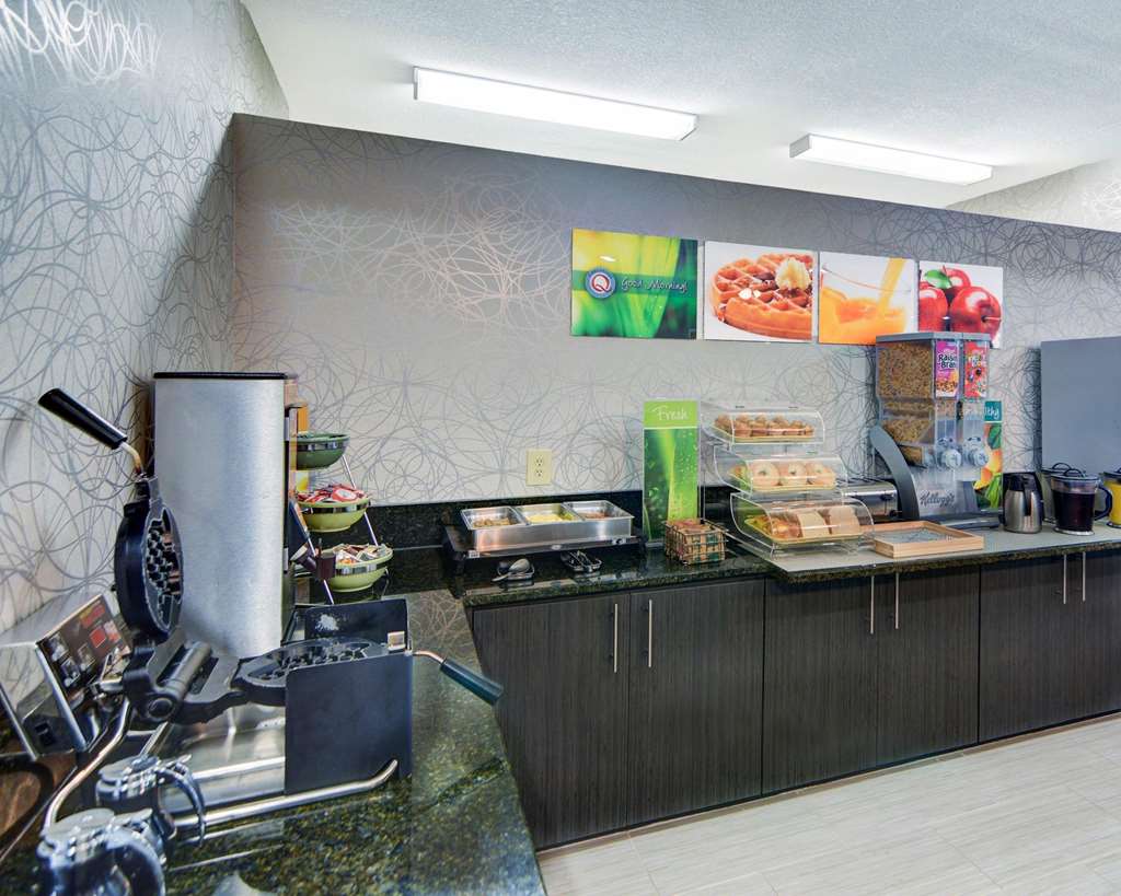 Quality Inn & Suites Grand Prairie South - photo 28