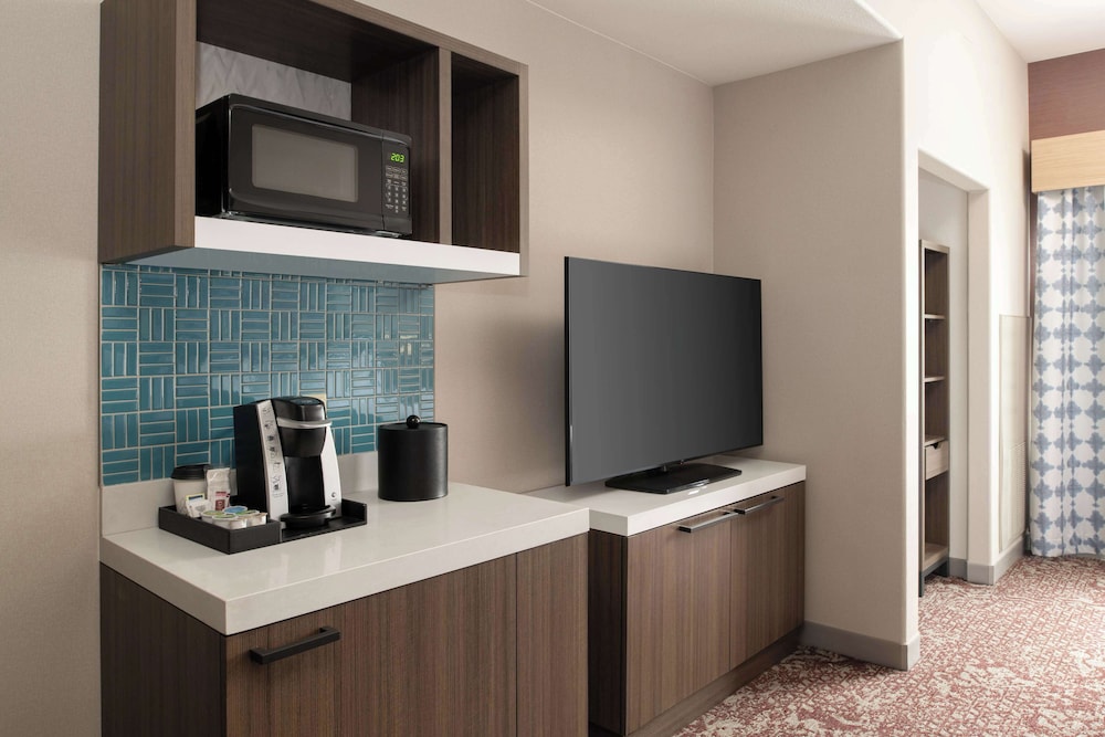 Hilton Garden Inn Fontana - photo 17