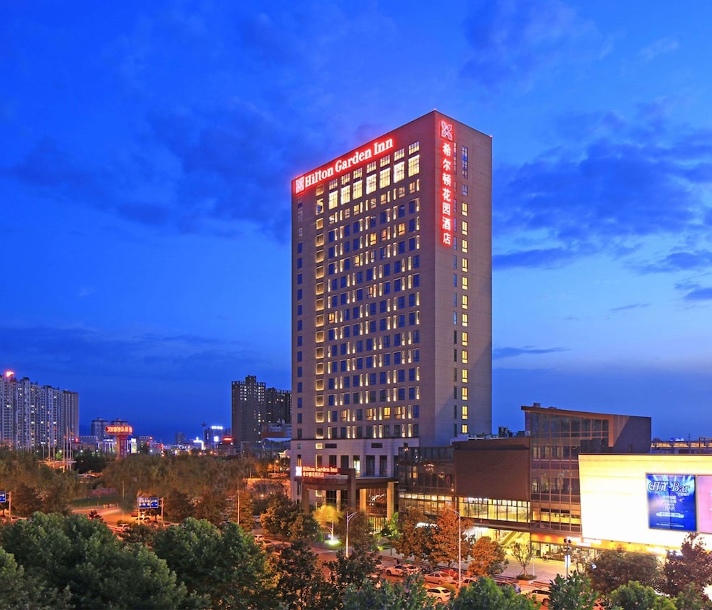 Hilton Garden Inn Xi'an High Tech Zone — 4-Star Luxury Hotel in Xi'an, People's Republic of China